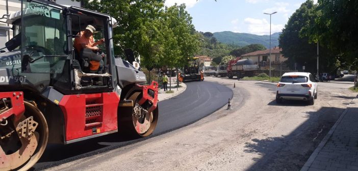 Dicomano, in corso i lavori per il rifacimento del manto stradale in viale Mazzini