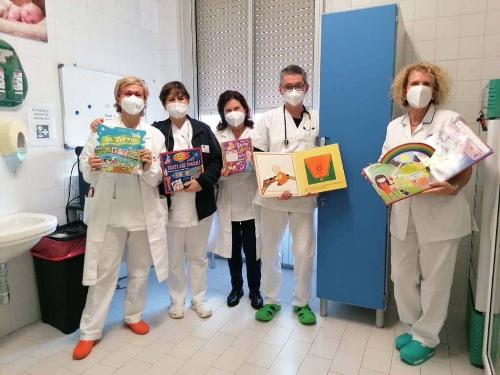 Ospedale del Mugello, donati 300 libri al reparto di pediatria da parte di una libreria di Barberino di Mugello