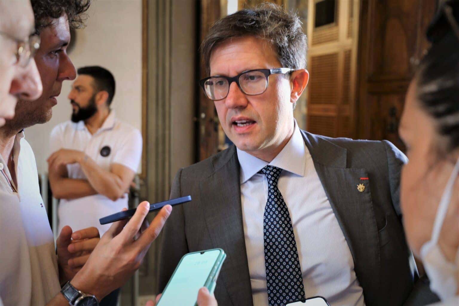 Firenze, Il sindaco Nardella scrive al ministro Piantedosi: “Servono almeno 200 agenti in più per garantire maggiore sicurezza sul territorio fiorentino”