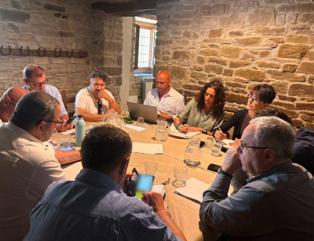 La Giunta dell’Unione dei Comuni ‘in ritiro’ al rifugio i Diacci: dalla montagna la programmazione del futuro del Mugello